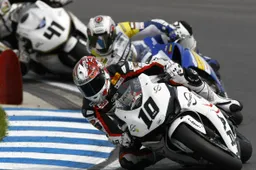 IDM Superbike Oschersleben: ancora doppietta per Teuchert