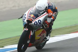 Red Bull Rookies Cup Assen Qualifiche: seconda pole di fila per Karel Hanika, 3° Baldassarri