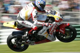 BSB: clamoroso, Karl Harris fuori dal team Hydrex Honda