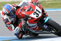 IDM Superbike: Karl Muggeridge verso il ritiro al termine della stagione 2012