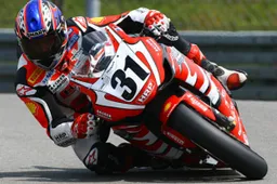 IDM Superbike: Karl Muggeridge resta leader di campionato