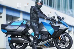 Ecco la Kawasaki ad idrogeno: a Suzuka la prima dimostrazione