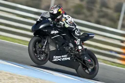 Supersport: Kenan Sofuoglu e Kawasaki Puccetti impressionano a Jerez