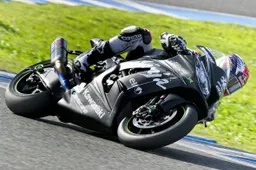 Superbike: Kawasaki con Rea e Sykes si prepara al 2015