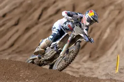 Motocross MX2 KymiRing: de Wolf vince, Adamo accorcia