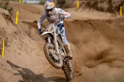 Motocross MX2 Sardegna: de Wolf vince ed annichilisce Adamo