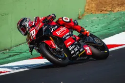 Vitali torna protagonista: all'assalto del bronzo nel CIV Superbike