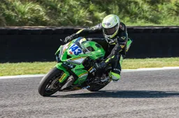 Xavi Artigas in trionfo con Kawasaki nel CIV Supersport