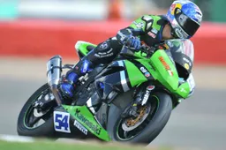Supersport Silverstone Gara: vince Sofuoglu, ma che finale!