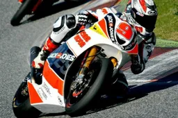 Moto2: secondo giorno a Barcellona con molte cadute