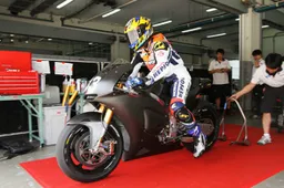 MotoGP Test Sepang: via alle prove, primo giorno per i tester