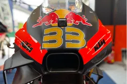 MotoGP: La KTM perde un'ala, Brad Binder salva il salvabile