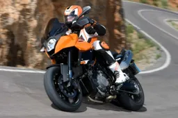 Promozione KTM Finance per KTM 990 SM-T e KTM 990 Adventure