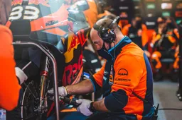 MotoGP, KTM: "Necessario un buon gruppo, ci prendiamo cura l'uno dell'altro"