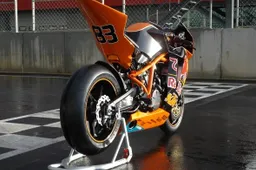 KTM presenta la RC8R a Dortmund alla Motorradmesse