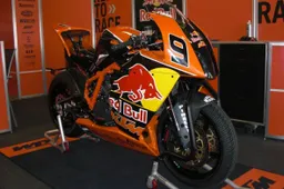 KTM RC8R Superbike: prima immagine