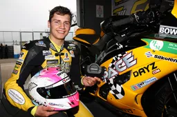 Supersport Jonathan Rea "salva" il pupillo Kyle Ryde