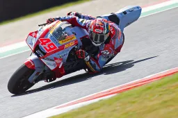 MotoGP Mugello: Di Giannantonio pole da sogno, duo VR46 in prima fila