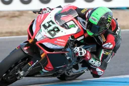 Superbike: ufficiale, Eugene Laverty con Crescent Suzuki