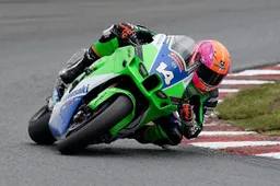 Lee Jackson riporta Kawasaki alla vittoria nel British Superbike