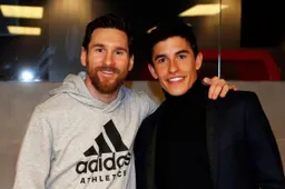 Marc Marquez al Camp Nou: calcio d'inizio per Barcellona-Real Madrid