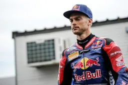 Superbike Imola: Leon Camier in pista domani nelle FP1, ma con riserva