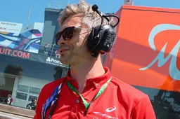 Superbike, Leon Camier lascia: Honda cambierà team manager nel 2024