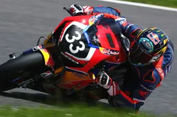 8h Suzuka: Leon Camier non correrà, caduta e infortunio