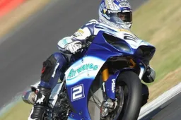 BSB: GSE Racing "libera" Leon Camier per correre nel WSBK