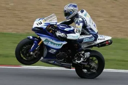 BSB Cadwell Park Prove Libere 1: sempre Leon Camier