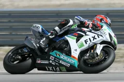 Superbike: Leon Camier al via della 8 ore di Suzuka 2012