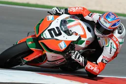 Superbike: Leon Camier "Devo migliorare le partenze"