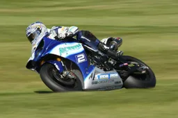 BSB Cadwell Park Qualifiche: settima pole per Leon Camier