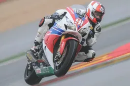 Superbike, prima giornata di test ad Aragon sotto la pioggia