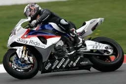 Superbike: primo contatto di Leon Haslam con la BMW