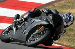 Superbike: conclusa la prima giornata di test a Portimao