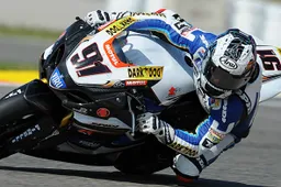 Superbike: Leon Haslam "Felice di essere ancora in testa"