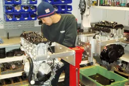 Crescent Suzuki (con Yoshimura) prepara i primi test 2013