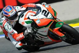 Superbike: prima gara da protagonista per Leon Camier