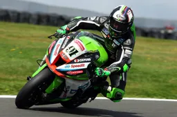 BSB Cadwell Park, Gara 1: Haslam di un soffio su Ray e Dixon