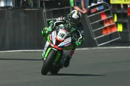 BSB Oulton Park, Gara 2: bis di Leon Haslam per 0"086 su O'Halloran