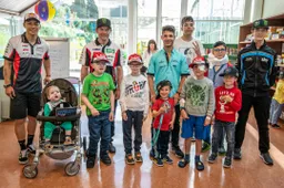 MotoGP: Piloti in visita dai bambini dell'Ospedale Meyer