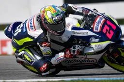 Moto3: Pawi con un dito rotto, commozione cerebrale per López