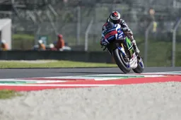 MotoGP Mugello Gara: Lorenzo in volata su Marquez, Rossi fuori