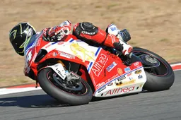 Superstock 1000: nuove norme per il regolamento tecnico 2012