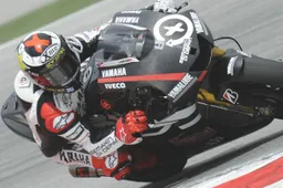 MotoGP: 1° giorno a Sepang, Lorenzo su Pedrosa, Rossi a 0"7