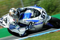 Superbike: Lanzi non correrà al Nurburgring, solo Nieto per DFX