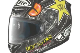 MotoGP: Jorge Lorenzo "serpente" con il casco Black Mamba