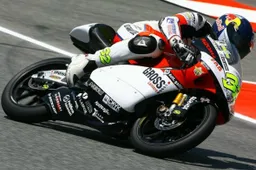 125cc: Lorenzo Savadori motiva il ritiro di Barcellona