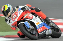 Superstock 1000: confronto a tre per il titolo marche